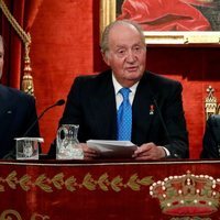 El Rey Juan Carlos da un discurso junto a la Reina Sofia en el acto académico que celebró su 80 cumpleaños