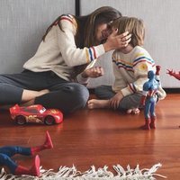 Sara Carbonero jugando con su hijo Martín