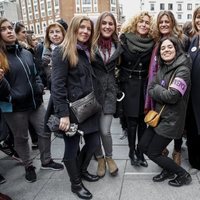 Susanna Griso y demás periodistas en la huelga del 8 de marzo por el Día de las Mujeres