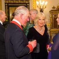 El Príncipe Carlos, Camilla Parker y el Príncipe Andrés con la Princesa Zahra Aga Khan