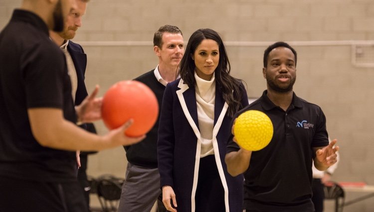 El Príncipe Harry y Meghan Markle visitan Nechells Wellbeing Centre en Birmingham