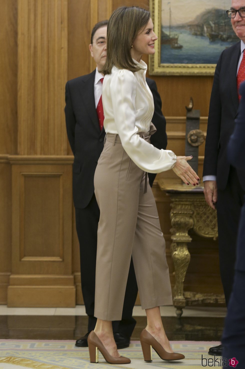 La Reina Letizia en una audiencia en el Palacio de la Zarzuela con una representación de la Comisión de Unicef en España