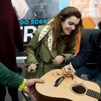 Amaia y Alfred en su primera y única firma de discos juntos en Madrid