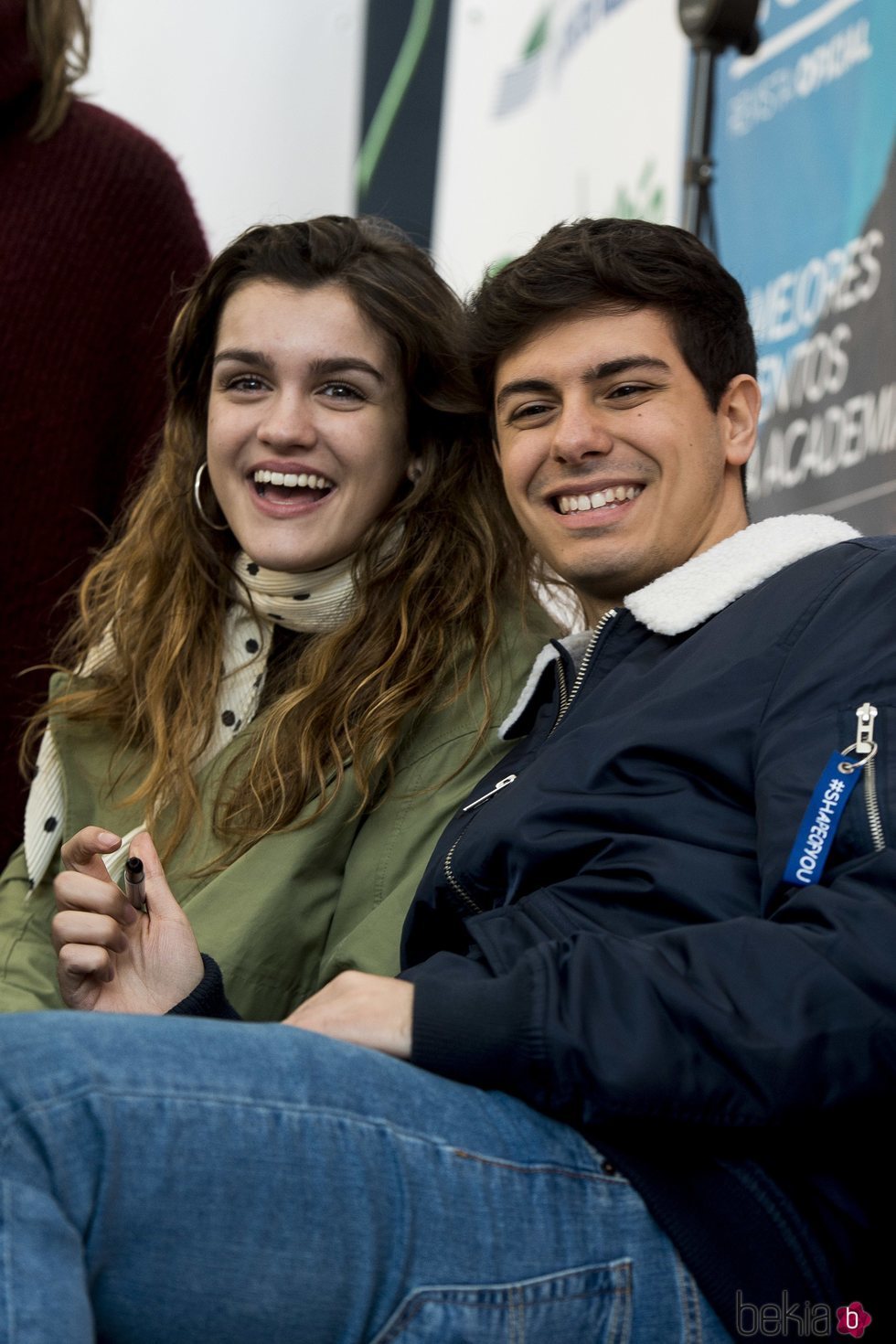 Amaia y Alfred firmando discos en El Corte Inglés de Alcorcón, Madrid