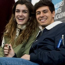 Amaia y Alfred firmando discos en El Corte Inglés de Alcorcón, Madrid