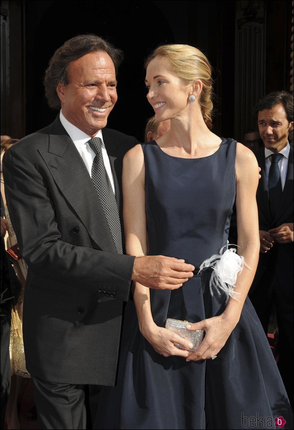 Julio Iglesias y Miranda Rijnsburger en una boda