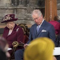 La Reina Isabel, el Príncipe Carlos, Camilla Parker, el Príncipe Harry y Meghan Markle en el Día de la Commonwealth 2018