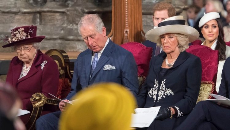 La Reina Isabel, el Príncipe Carlos, Camilla Parker, el Príncipe Harry y Meghan Markle en el Día de la Commonwealth 2018