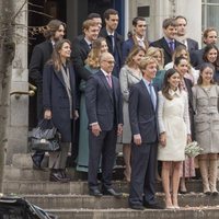 Christian de Hannover y Alessandra de Osma posan con sus invitados tras su boda civil