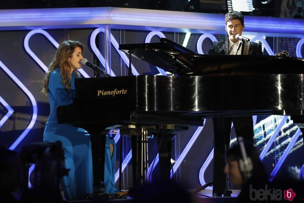 Alfred y Amaia en su actuación en los Premios Cadena Dial 2018