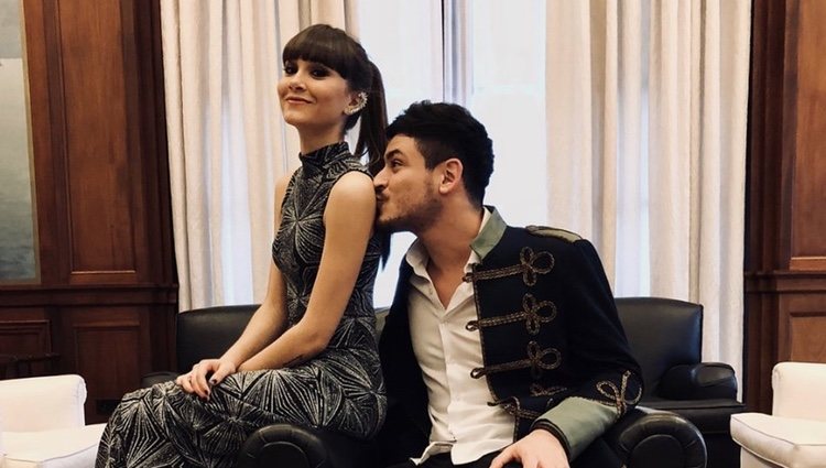 Aitana y Cepeda muy tiernos antes de los Premios Cadena Dial