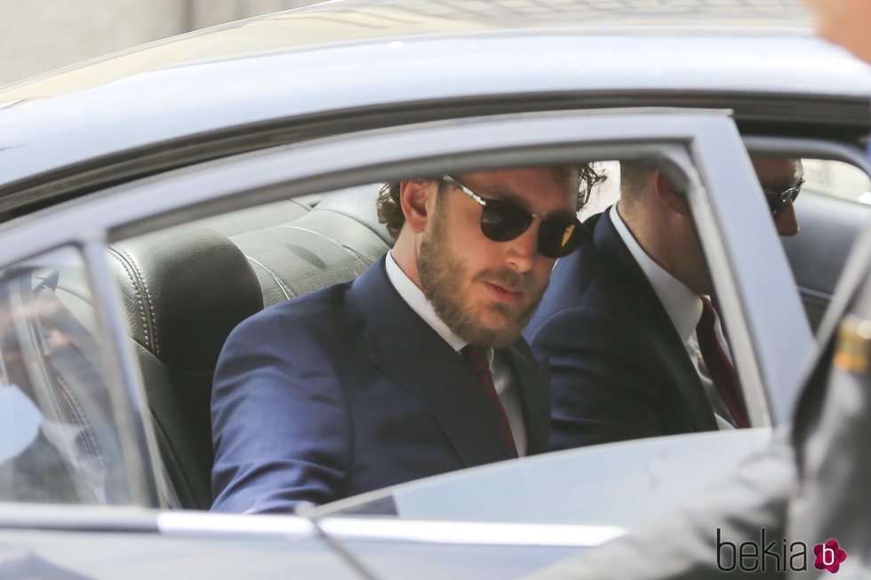 Pierre Casiraghi llega a la boda de Christian de Hannover y Alessandra de Osma