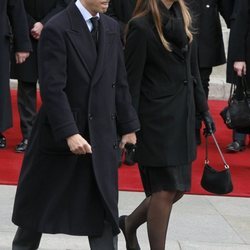 Francisco Javier Suárez Illana junto a su mujer en el funeral de su padre Adolfo Suárez