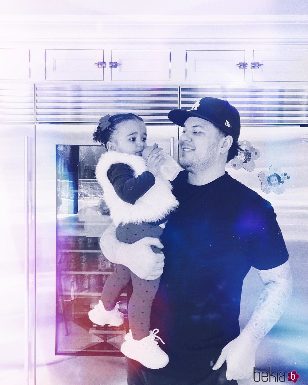 Rob Kardashian, junto a su hija en un post de Instagram de Khloe Kardashian