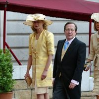 Pedro Erquicia y su mujer en la boda de los Reyes Felipe y Letizia