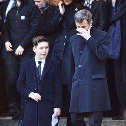 Federico de Dinamarca y su hijo Christian en el funeral de Juliane Meulengracht Bang