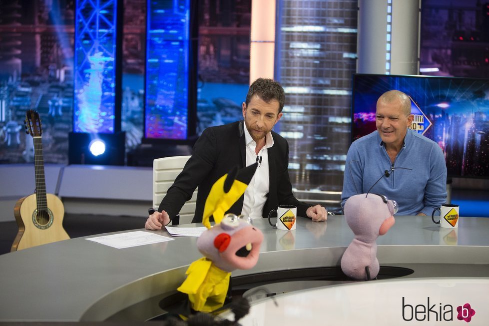 Antonio Banderas con Pablo Motos, Trancas y Barrancas en 'El Hormiguero'