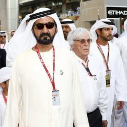 Sheikh Mohammad bin Rashid Al Maktoum en una carrera de Fórmula 1 en Abu Dhabi