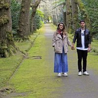 Alfred y Amaia, de paseo cogidos de la mano