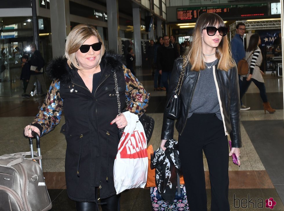 Terelu Campos y Alejandra Rubio en la estación de Málaga