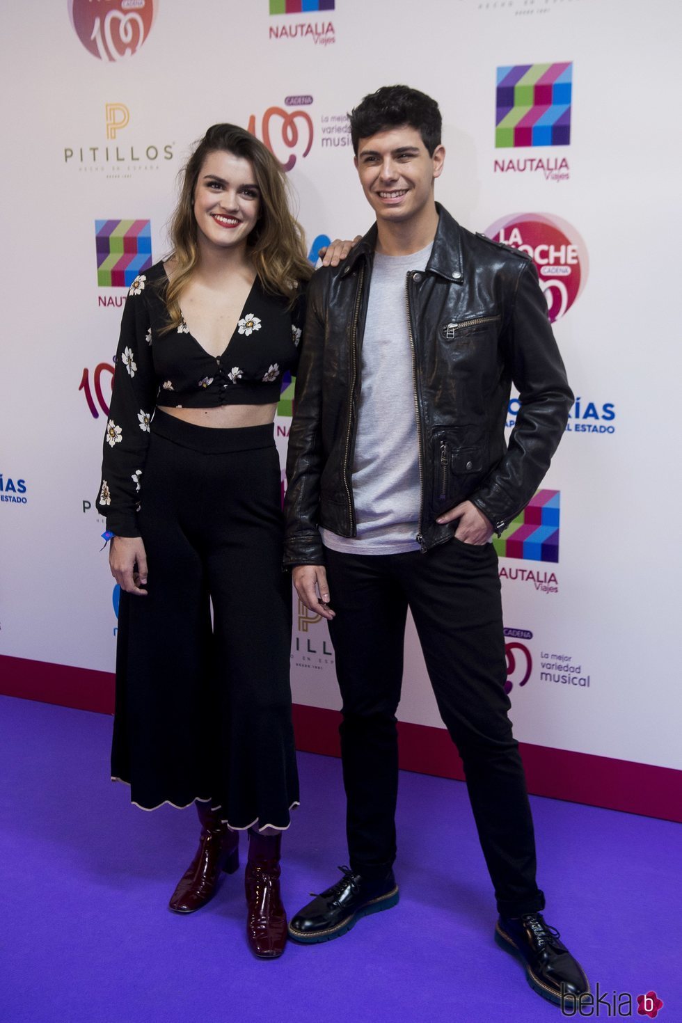 Alfred y Amaia en el photocall de La Noche de Cadena 100