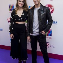 Alfred y Amaia en el photocall de La Noche de Cadena 100