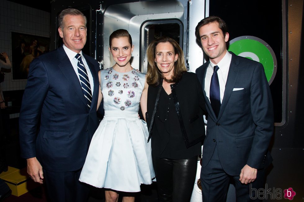 Brian, Allison, Jane y Douglas Williams en la premiere de 'Girls'