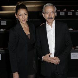 Imanol Arias e Irene Meritxell en la Semana de la moda de Madrid