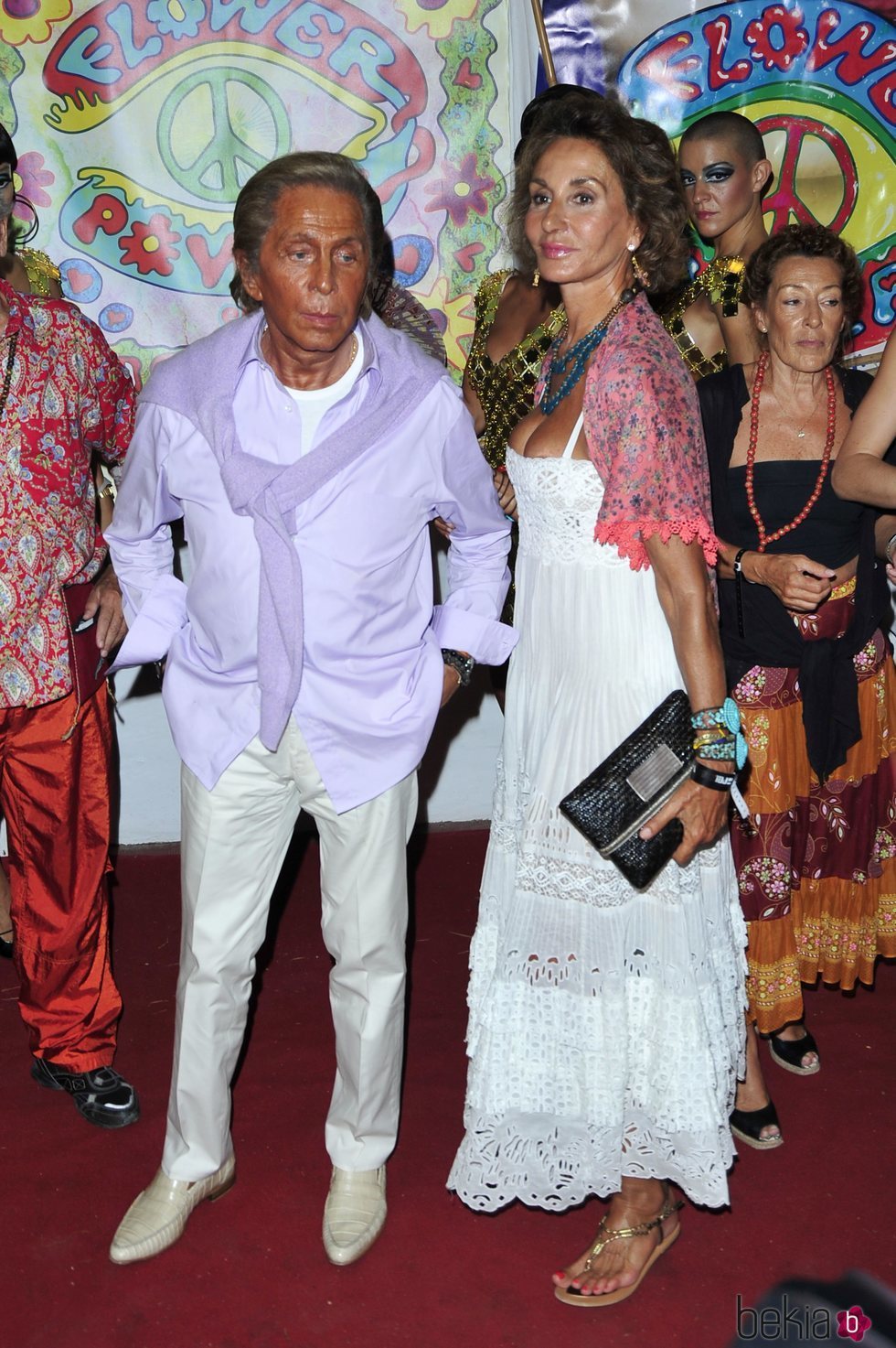 Naty Abascal y Valentino en una fiesta en Ibiza