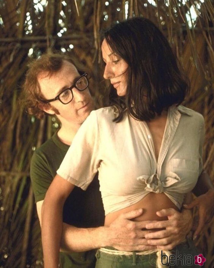 Naty Abascal y Woody Allen durante el rodaje de 'Bananas'