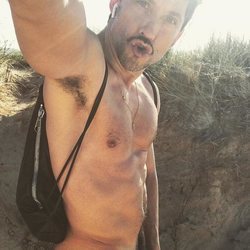 Paco León celebra la llegada de la primavera con un  nuevo desnudo