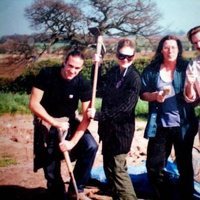 Joseph, Sophie, Michael Emery y Ralph Fiennes disfrutando del campo