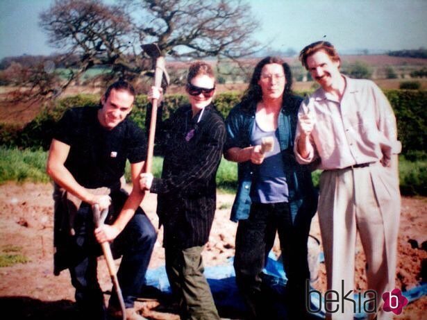 Joseph, Sophie, Michael Emery y Ralph Fiennes disfrutando del campo