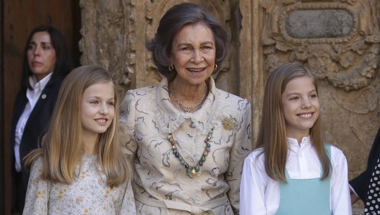 La Reina Sofía con la Princesa Leonor y la Infanta Sofía en la Misa de Pascua 2018