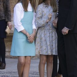 La Princesa Leonor y la Infanta Sofía, muy cómplices en la Misa de Pascua 2018