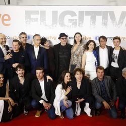 El reparto de la serie 'Fugitiva' en la premier