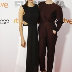 Ana Guerra y Paz Vega en la premier de la serie 'Fugitiva'