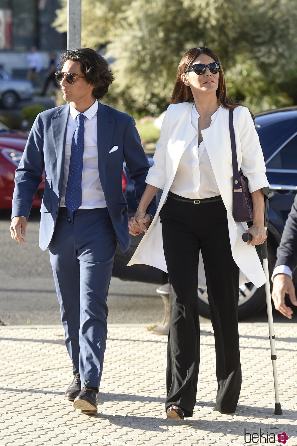 Ivonne Reyes y su hijo Alejandro en el funeral del hermano de la modelo