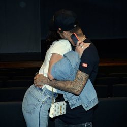 Neymar y Bruna Marquezine muy cariñosos tras ver una obra de teatro en Río de Janeiro