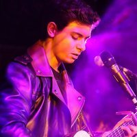 Alfred García cantando en el Café de París de Londres