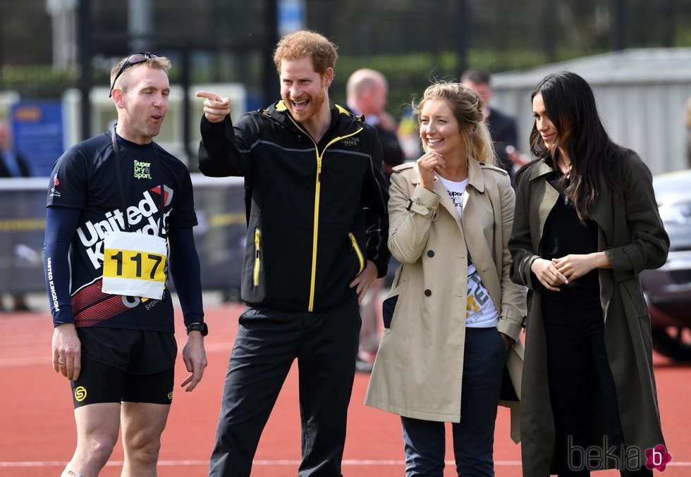 El Príncipe Harry y Meghan Markle en la Universidad de Bath