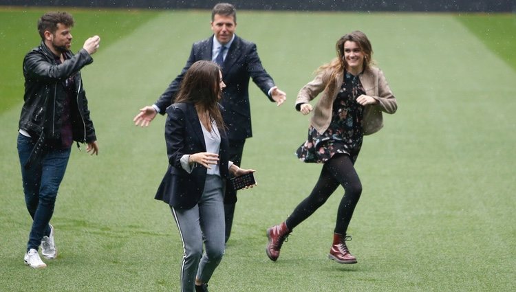 Amaia, Ricky y Ana Guerra de 'OT 2017' en el Estadio Santiago Bernabéu