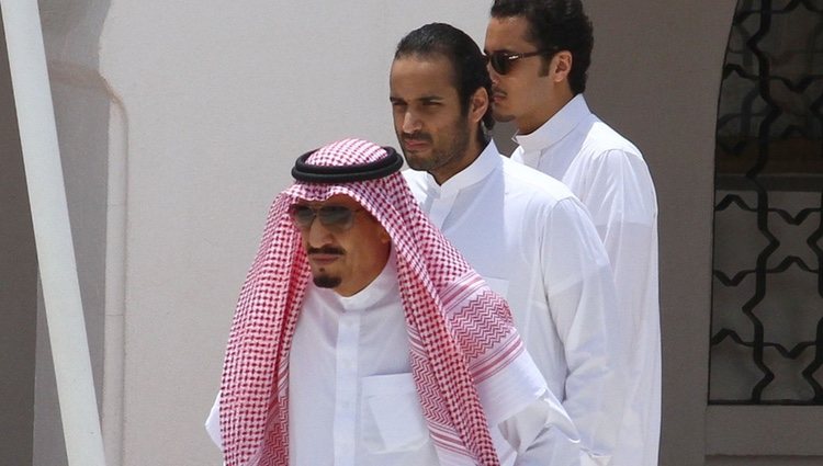 El Rey Salman de Arabia Saudí con su hijo el Príncipe Mohamed bin Salman