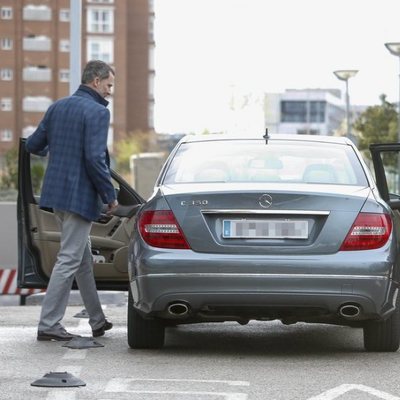 Los Reyes de España y la Reina Sofía visitan al Rey Juan Carlos tras su operación de rodilla