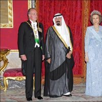 El Rey Abdalá de Arabia Saudí junto al Rey Juan Carlos, la Reina Sofía y el Príncipe Felipe en 2007