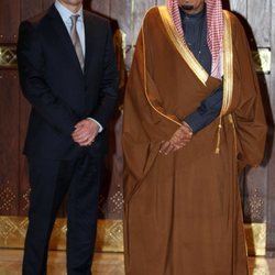 El Príncipe Salmán bin Abdelaziz Al Saud junto al Príncipe Federico de Dinamarca en 2010