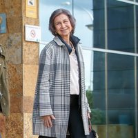 La Reina Sofía muy sonriente tras reconciliarse con la Reina Letizia