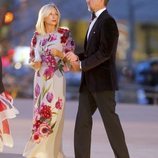 Los Príncipes Pablo y Marie-Chantal de Grecia llegando a un desfile de Dolce & Gabbana en Nueva York