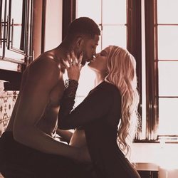 Khloe Kardashian luciendo embarazo junto a Tristan Thompson en su noveno mes de gestación