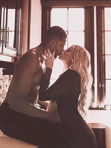 Khloe Kardashian luciendo embarazo junto a Tristan Thompson en su noveno mes de gestación